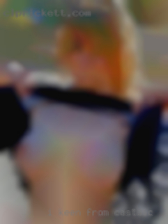 I keen to find from Castaic someone discreet.