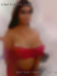 Married in Sallisaw, Oklahoma looking for some NSA FWB fun.